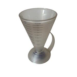 Tupperware Cone Measuring Cup 2 Cup 16oz Vintage Pre-Owned NO LID #3782